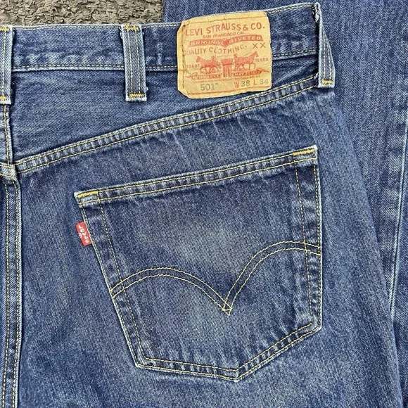 Levi's 501 Men's Jeans 38x33 Button Fly Straight Leg Blue Denim Medium Wash - Picture 9 of 9